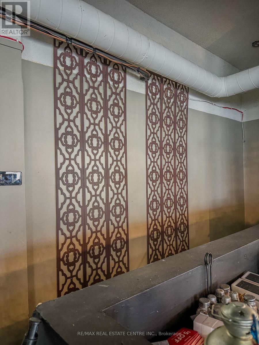 94 Dunlop Street W, Barrie, Ontario  L4M 1A4 - Photo 7 - S12596454