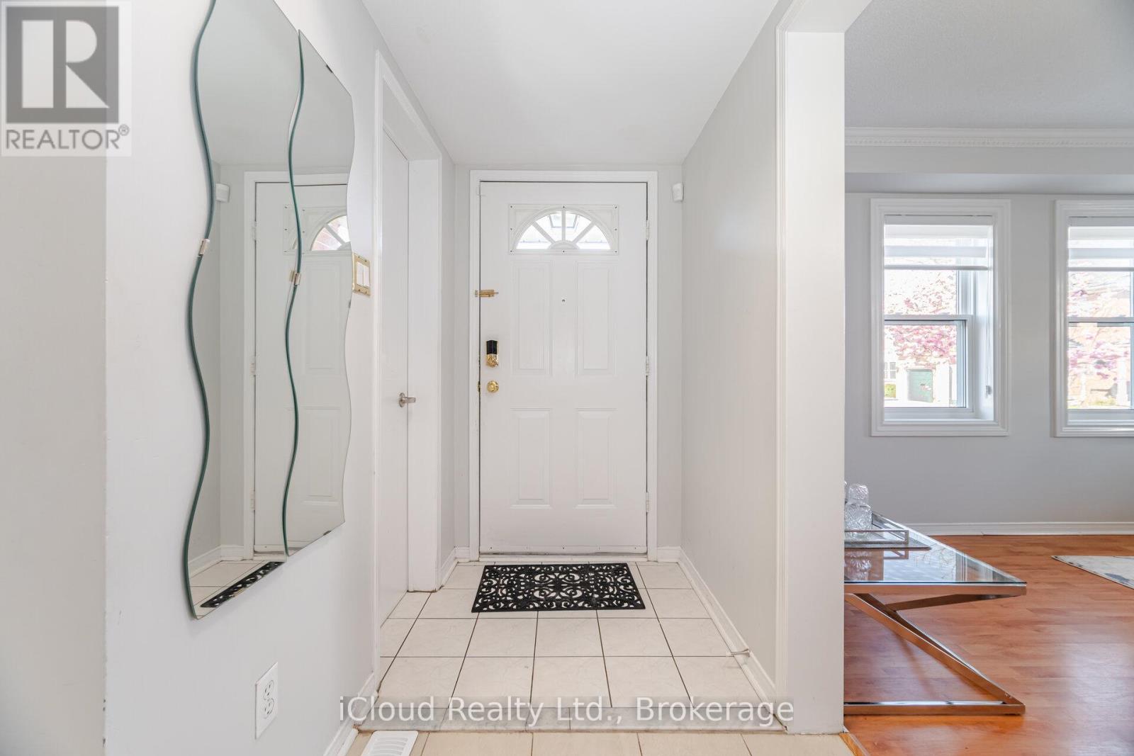 41 - 5659 Glen Erin Drive E, Mississauga, Ontario L5M 5P2 - Photo 6 - W12596448