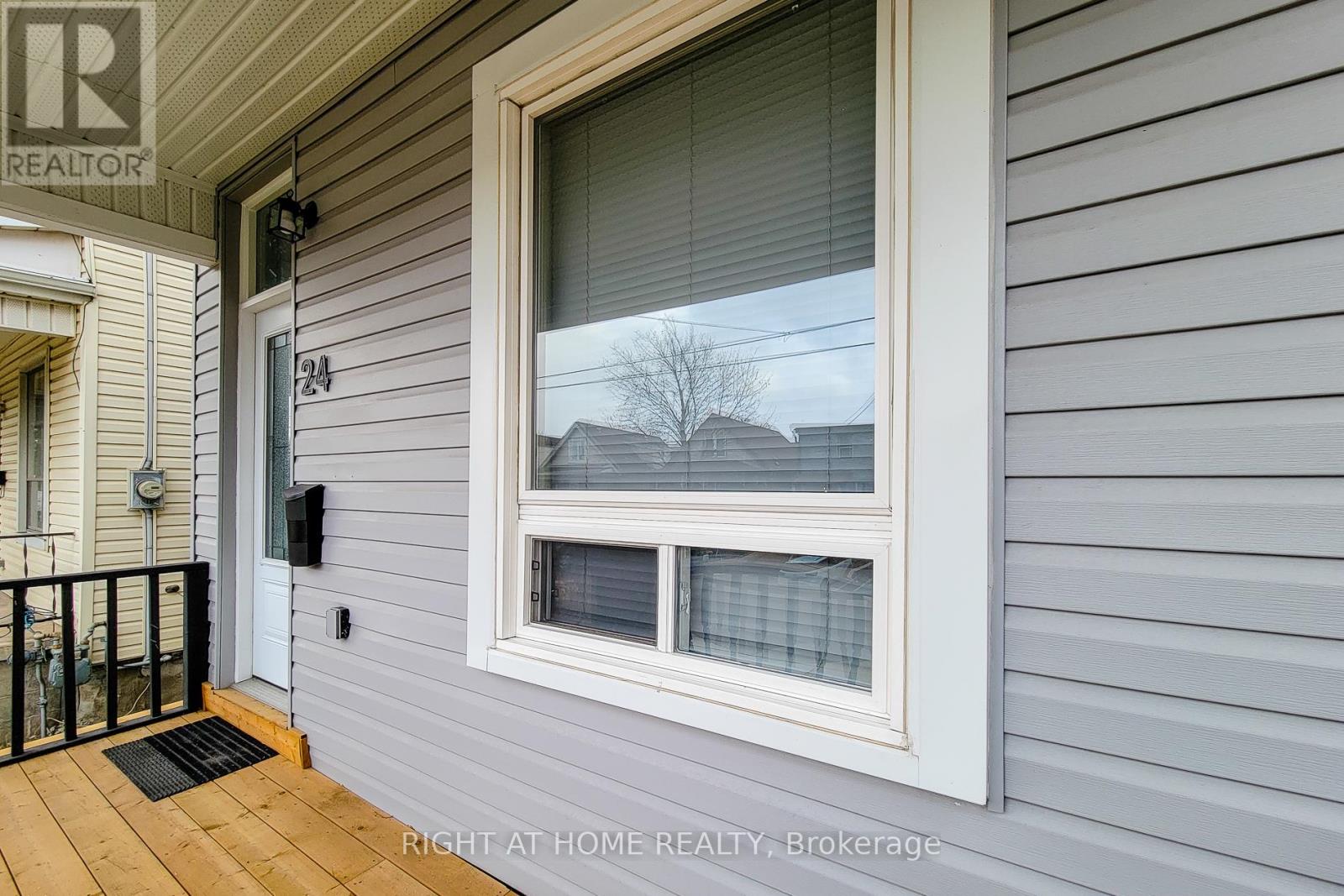 24 Albemarle Street, Hamilton, Ontario  L8L 7G4 - Photo 4 - X12596456