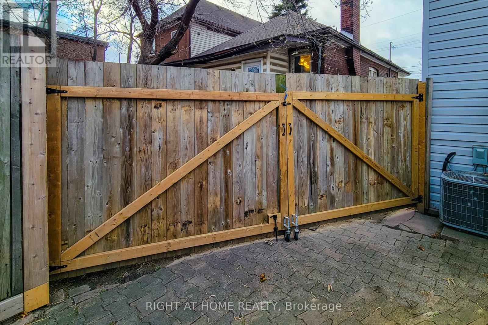 24 Albemarle Street, Hamilton, Ontario  L8L 7G4 - Photo 45 - X12596456