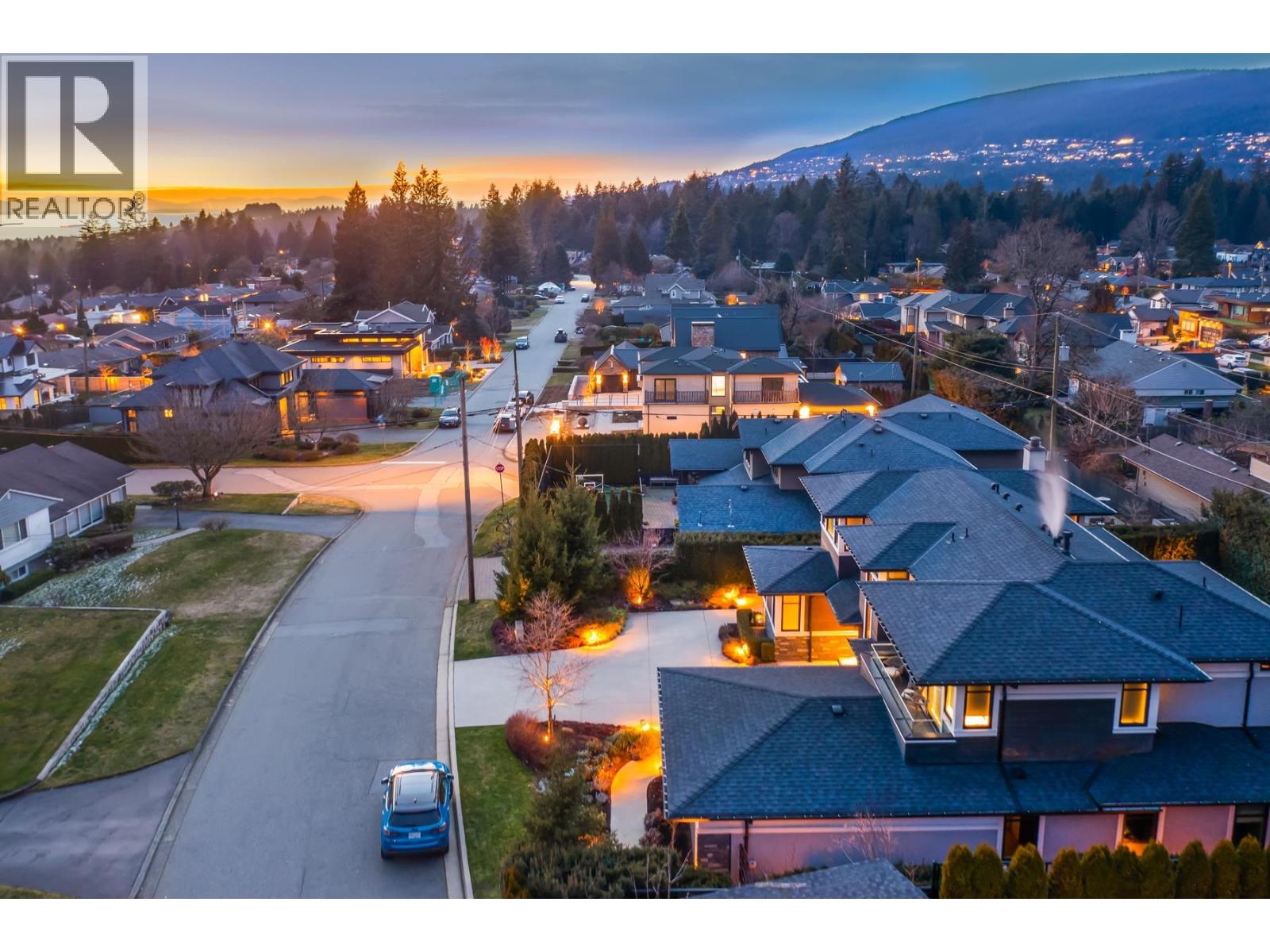 4090 Sunnycrest Drive, North Vancouver, British Columbia  V7R 3E5 - Photo 4 - R3071721