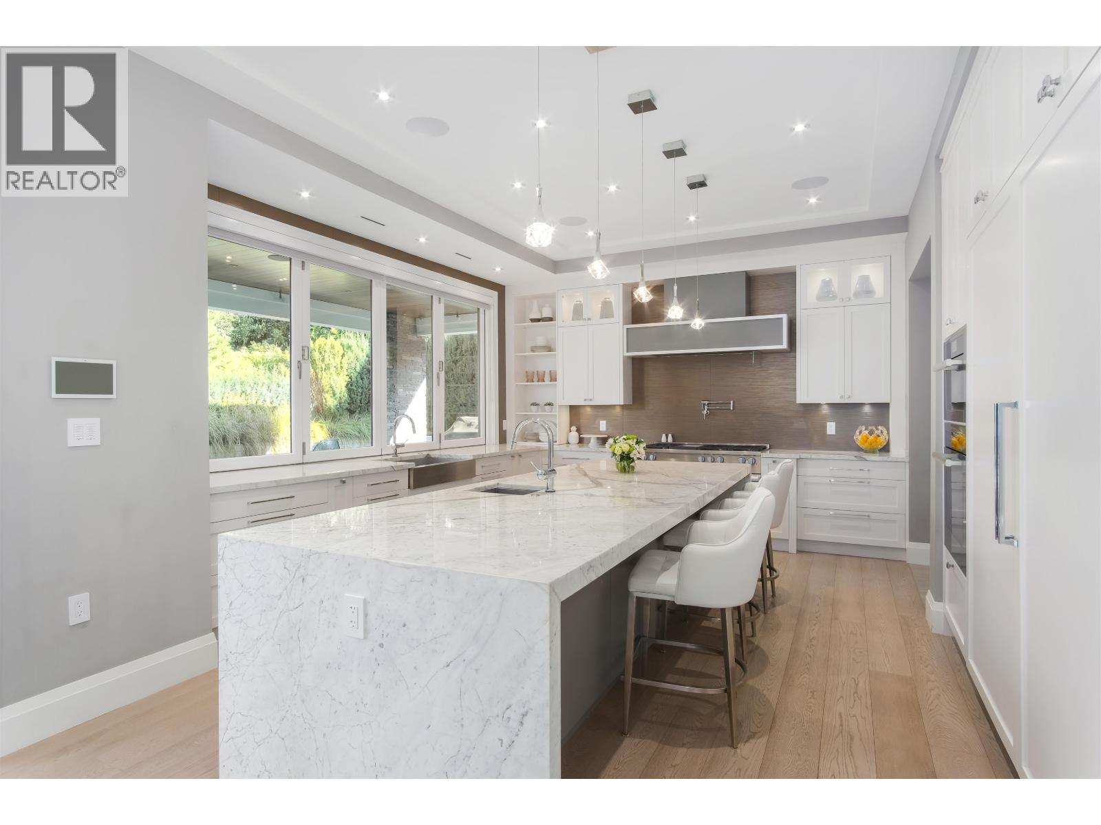 4090 Sunnycrest Drive, North Vancouver, British Columbia  V7R 3E5 - Photo 10 - R3071721