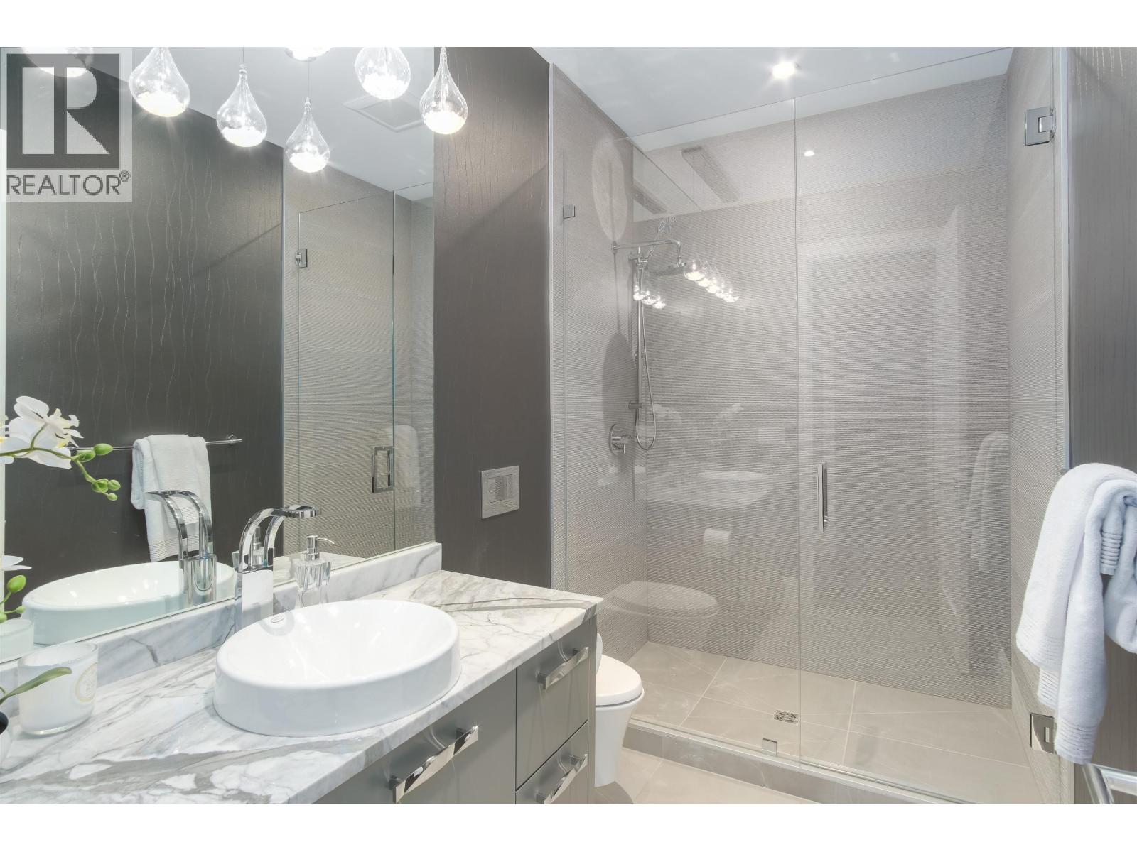 4090 Sunnycrest Drive, North Vancouver, British Columbia  V7R 3E5 - Photo 24 - R3071721