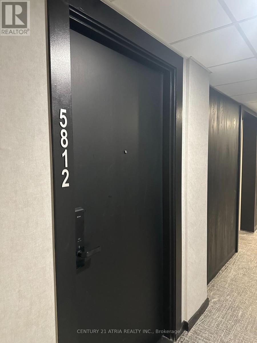 5812 - 88 Queen Street E, Toronto, Ontario  M5C 0B6 - Photo 4 - C12596468