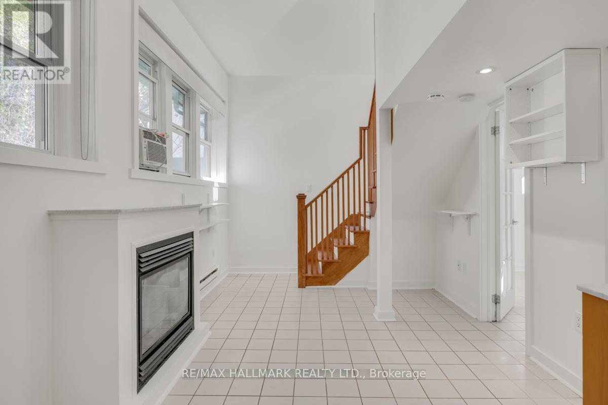 Coach House - 321 Palmerston Boulevard, Toronto, Ontario  M6G 2N5 - Photo 3 - C12596482