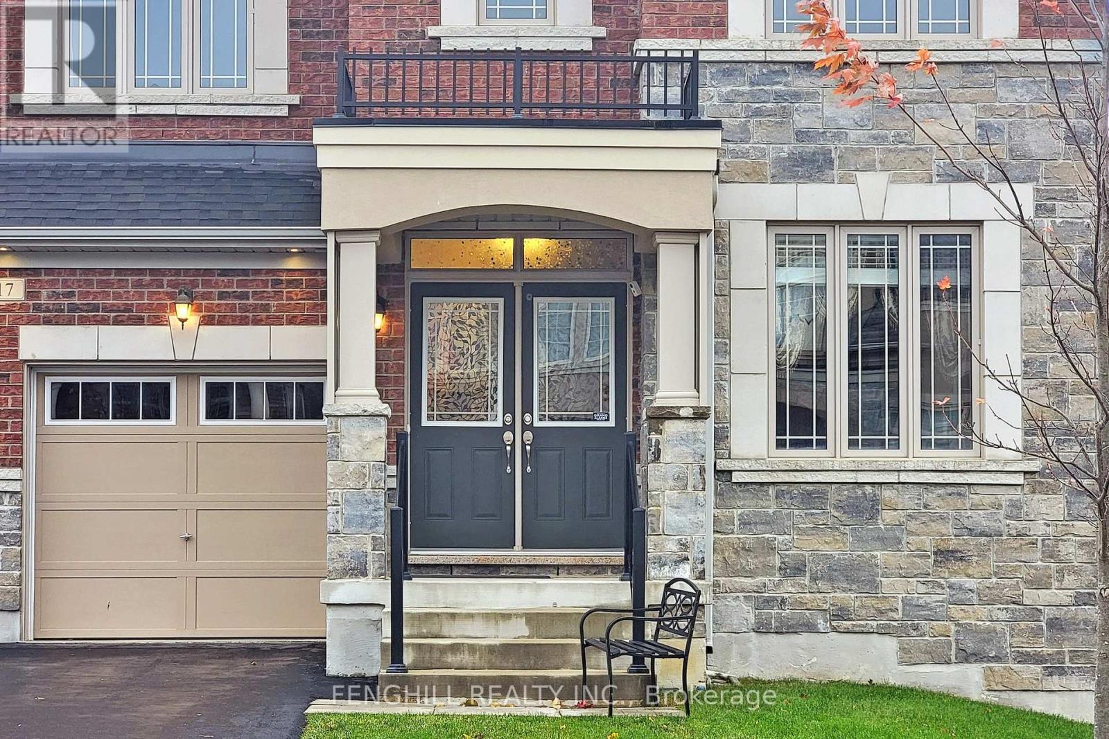 17 Blazing Star Street, East Gwillimbury, Ontario  L9N 0S2 - Photo 2 - N12596484