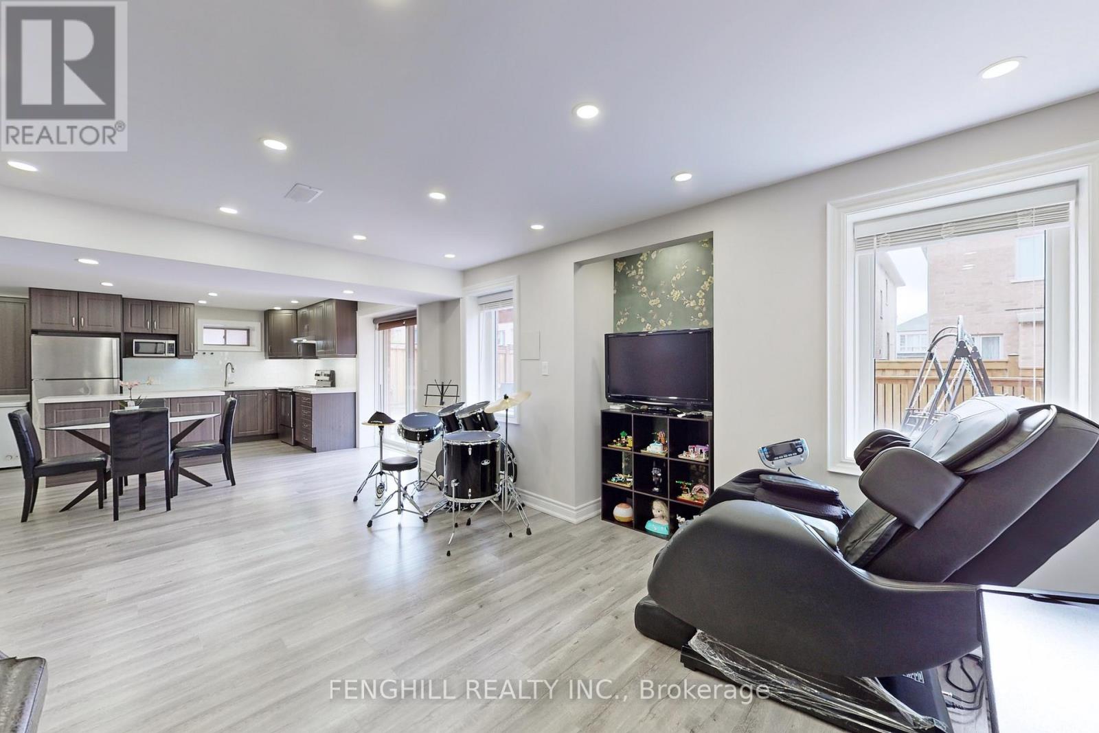 17 Blazing Star Street, East Gwillimbury, Ontario  L9N 0S2 - Photo 21 - N12596484