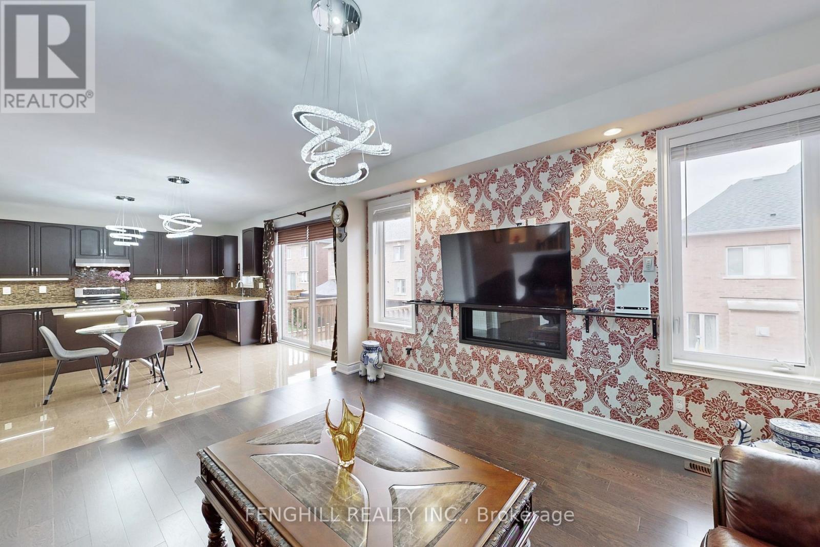 17 Blazing Star Street, East Gwillimbury, Ontario  L9N 0S2 - Photo 6 - N12596484