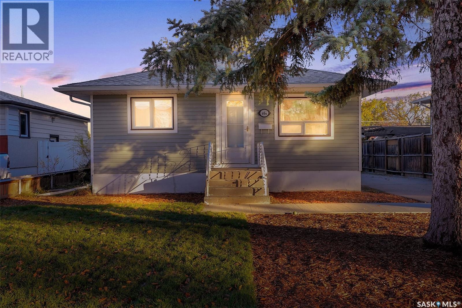 668 Grandview Street W, Moose Jaw, Saskatchewan  S6H 5L4 - Photo 4 - SK025081