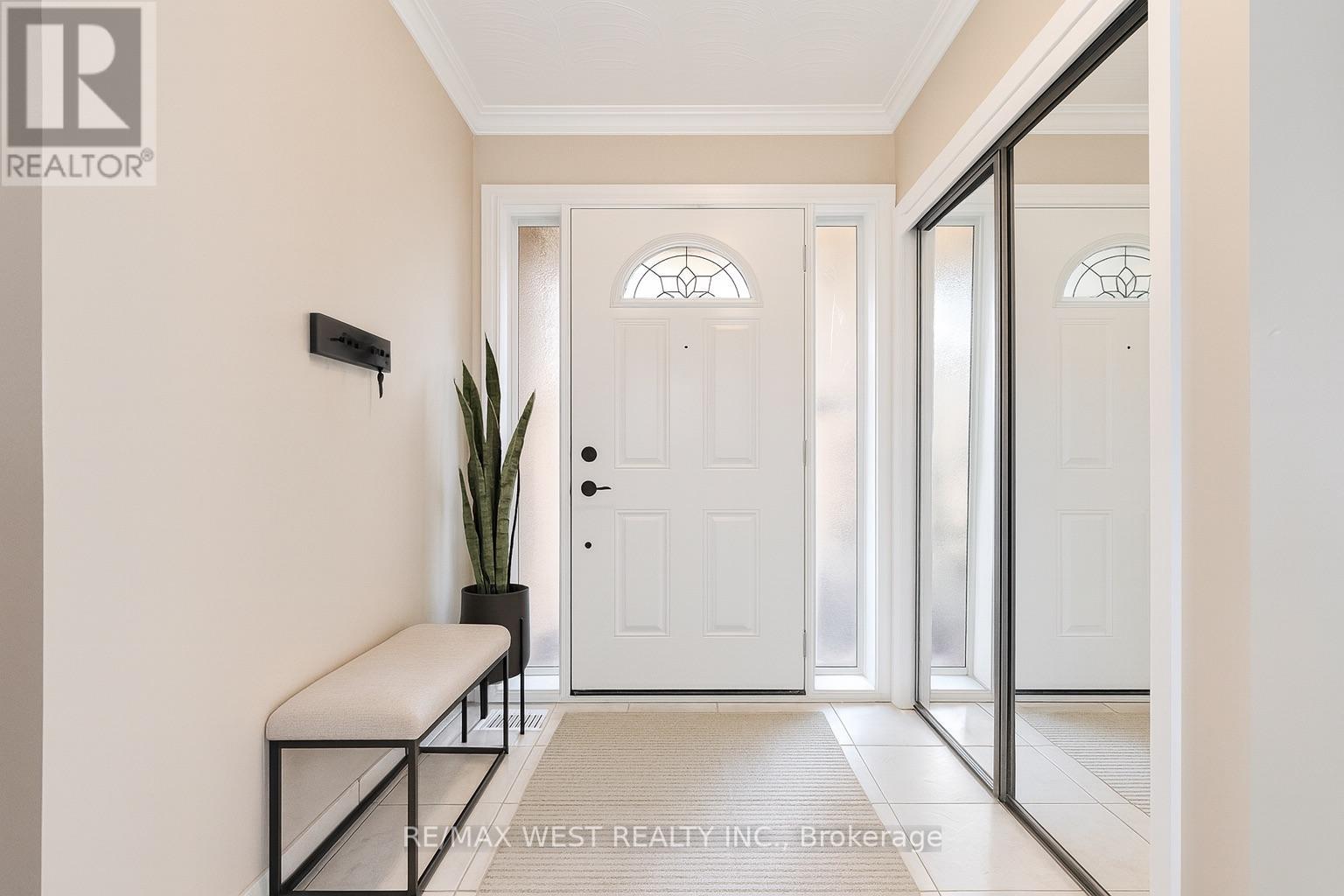 5 Henley Crescent, Toronto, Ontario  M9W 2W8 - Photo 2 - W12596472