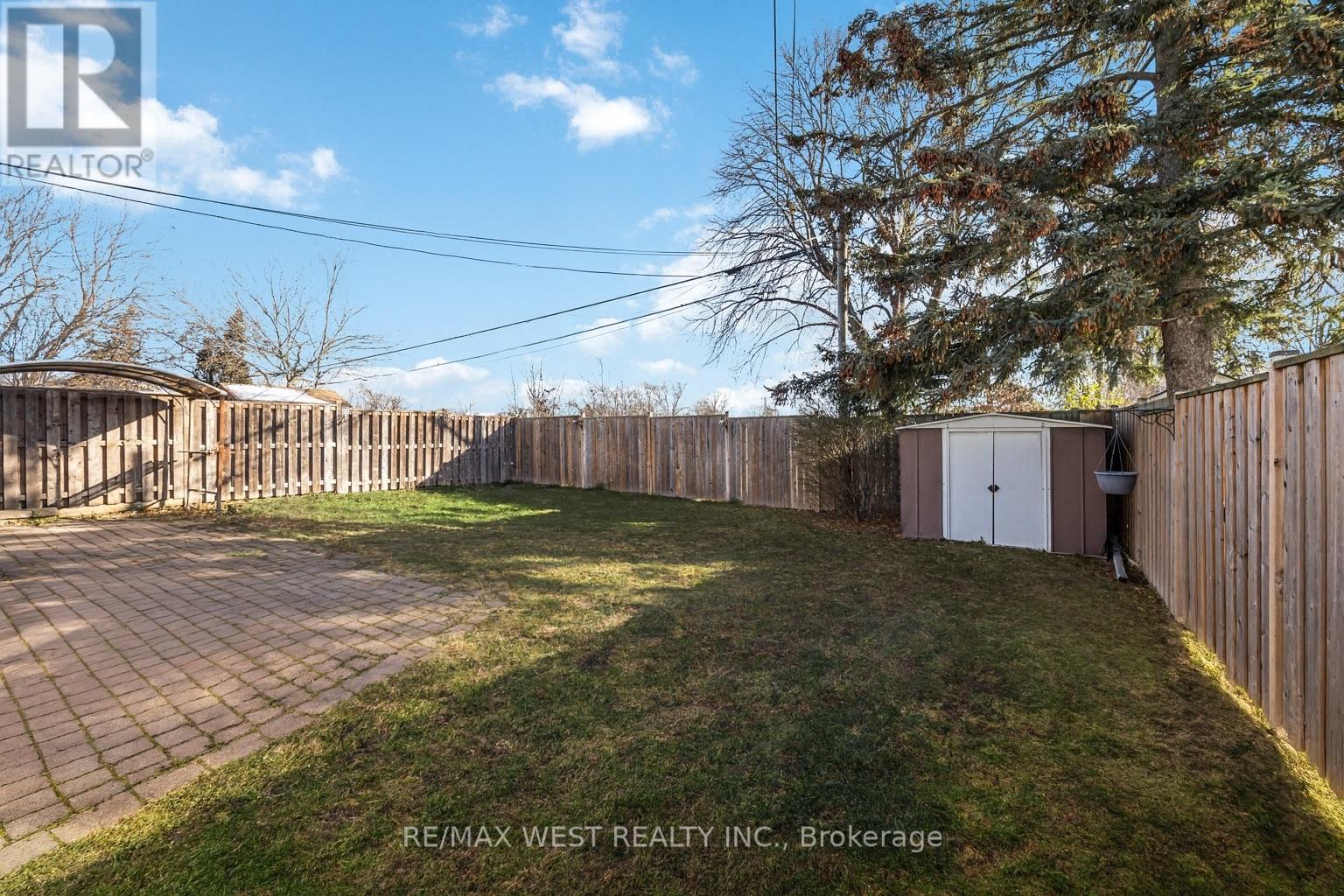 5 Henley Crescent, Toronto, Ontario  M9W 2W8 - Photo 22 - W12596472