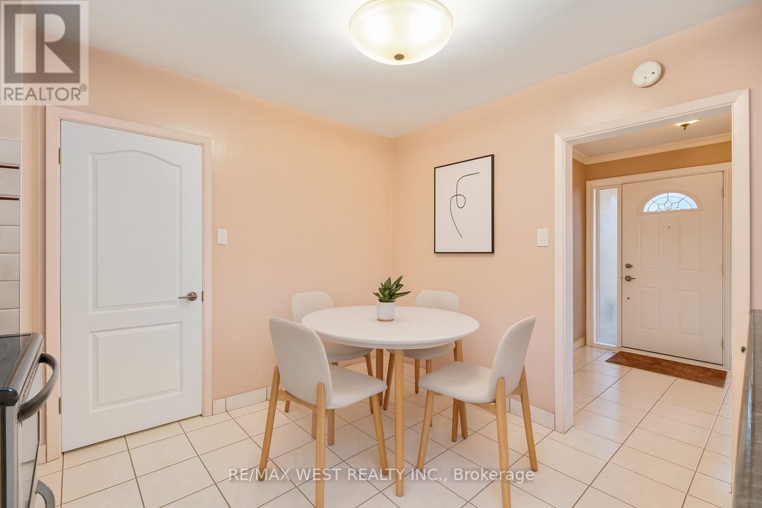 5 Henley Crescent, Toronto, Ontario  M9W 2W8 - Photo 7 - W12596472