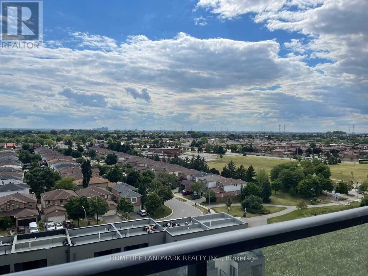 #901 - 4085 Parkside Village Drive, Mississauga, Ontario  L5B 0K9 - Photo 3 - W12596476