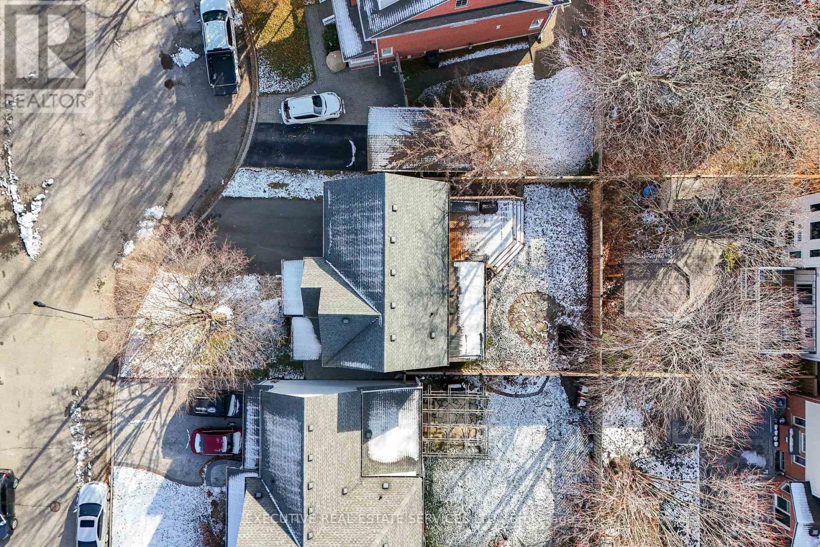 7068 Bannockburn Court, Mississauga, Ontario  L5N 7L5 - Photo 10 - W12596488