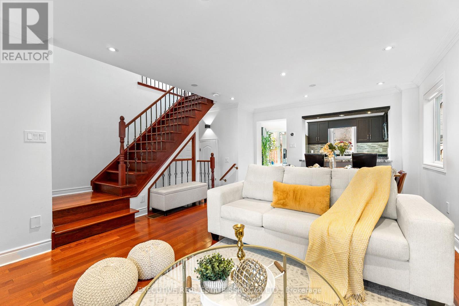 7068 Bannockburn Court, Mississauga, Ontario  L5N 7L5 - Photo 17 - W12596488