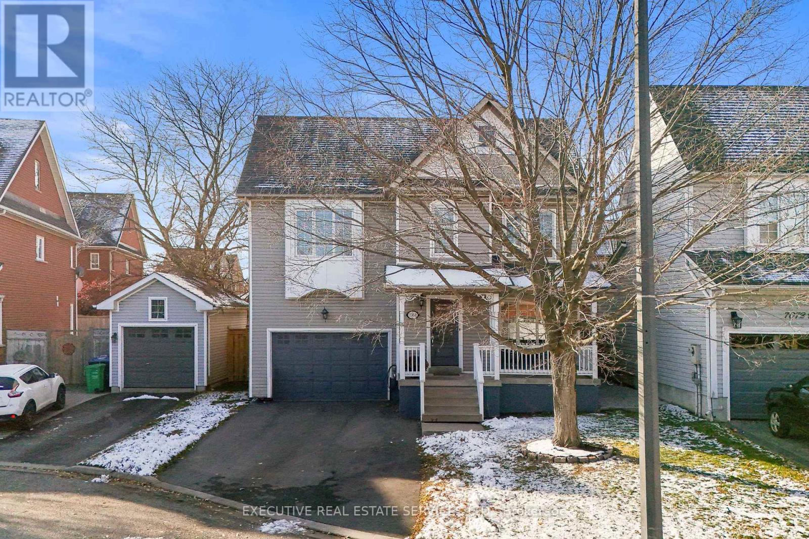 7068 Bannockburn Court, Mississauga, Ontario  L5N 7L5 - Photo 2 - W12596488