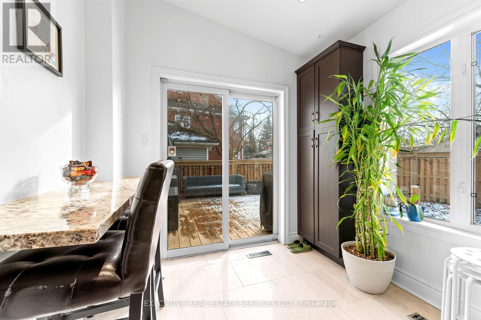 7068 Bannockburn Court, Mississauga, Ontario  L5N 7L5 - Photo 24 - W12596488