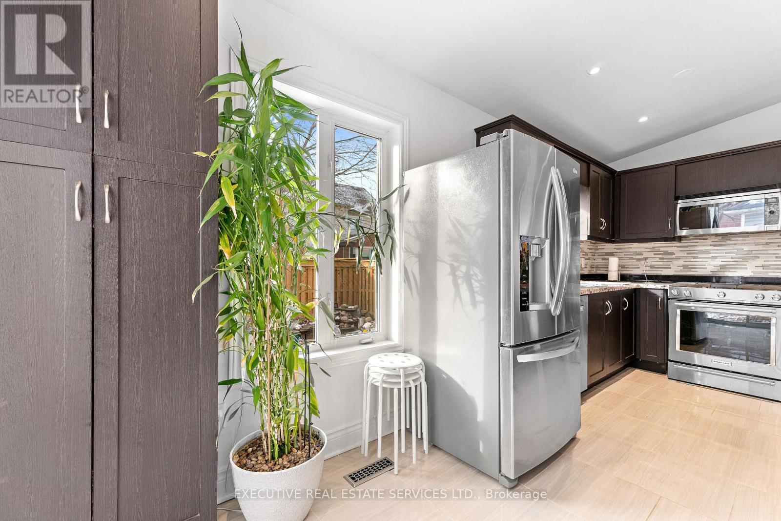 7068 Bannockburn Court, Mississauga, Ontario  L5N 7L5 - Photo 25 - W12596488