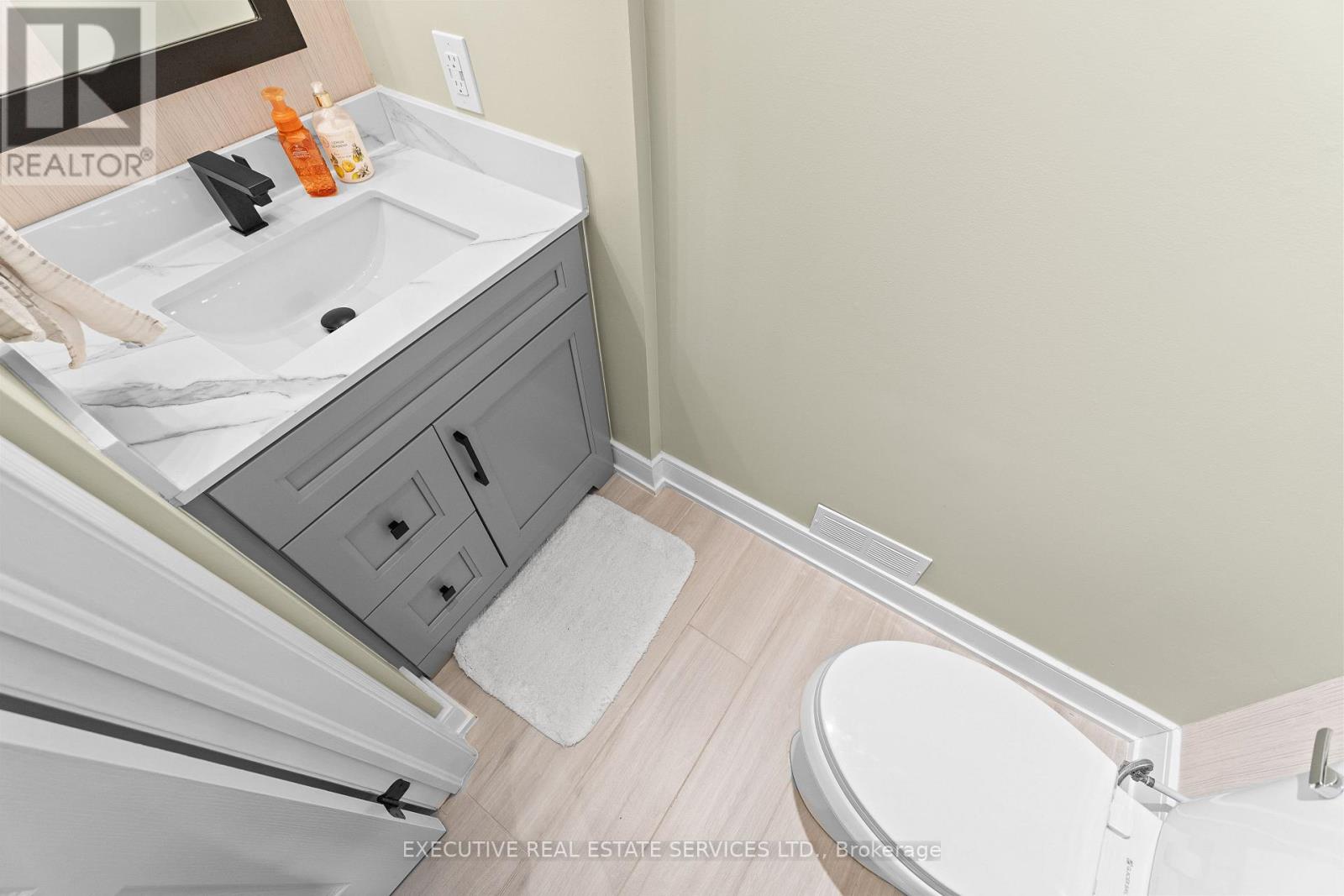 7068 Bannockburn Court, Mississauga, Ontario  L5N 7L5 - Photo 28 - W12596488