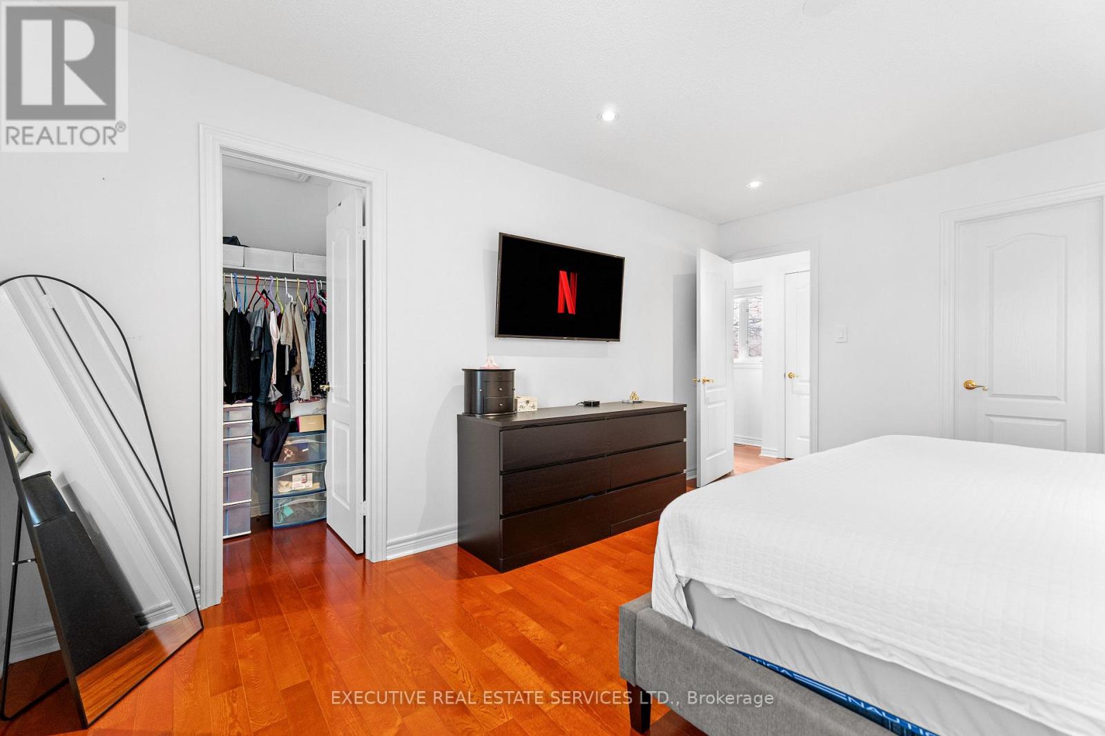 7068 Bannockburn Court, Mississauga, Ontario  L5N 7L5 - Photo 32 - W12596488