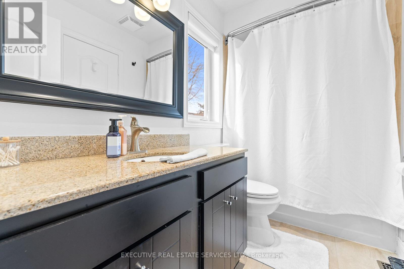 7068 Bannockburn Court, Mississauga, Ontario  L5N 7L5 - Photo 34 - W12596488