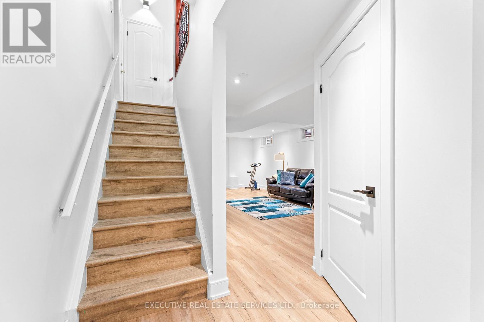 7068 Bannockburn Court, Mississauga, Ontario  L5N 7L5 - Photo 40 - W12596488