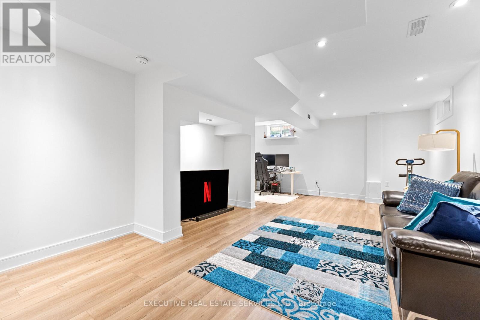 7068 Bannockburn Court, Mississauga, Ontario  L5N 7L5 - Photo 42 - W12596488