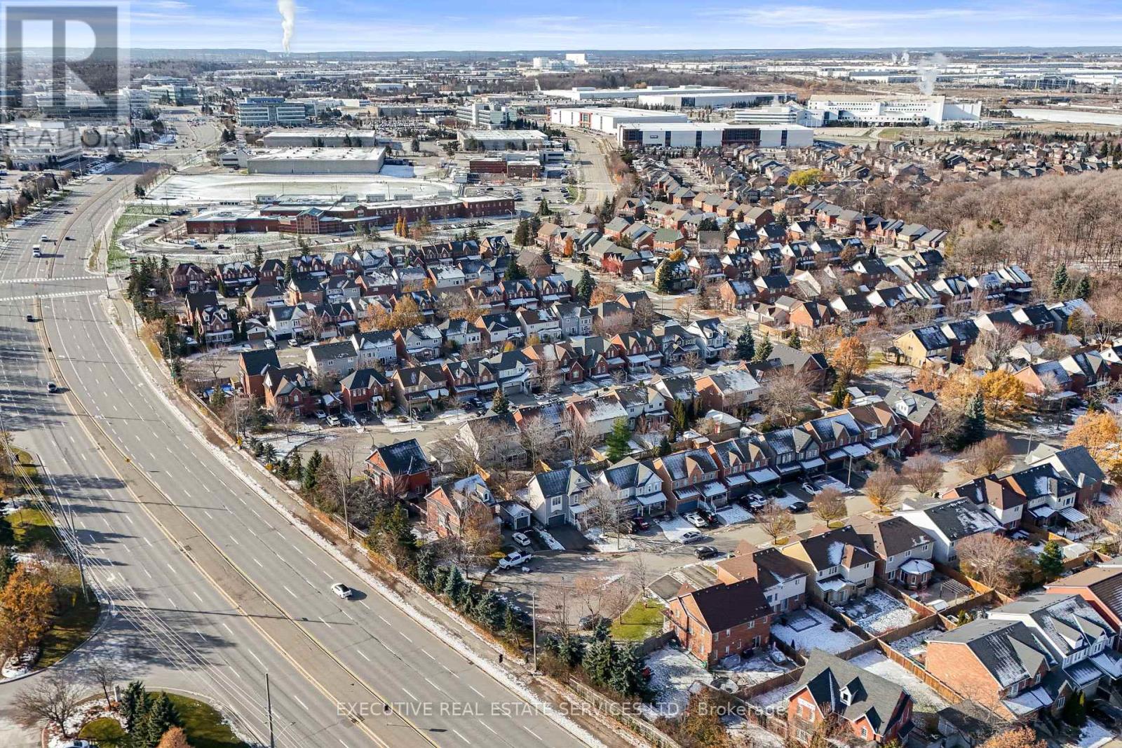 7068 Bannockburn Court, Mississauga, Ontario  L5N 7L5 - Photo 7 - W12596488