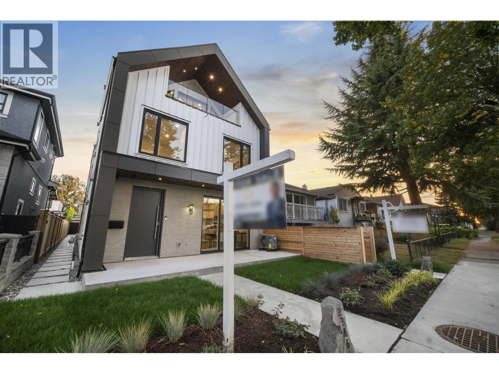 1 2386 E 45th Avenue, Vancouver, British Columbia  V5R 1K3 - Photo 2 - R3050903