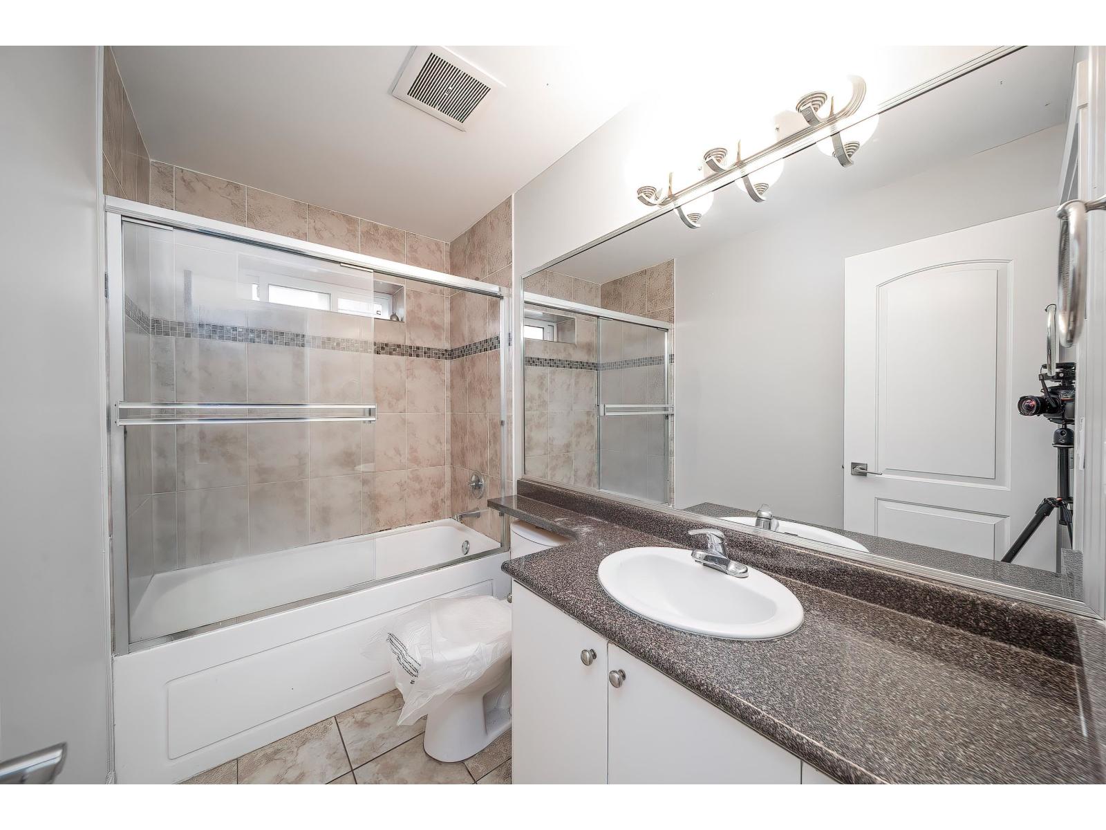 14065 102a Avenue, Surrey, British Columbia  V3T 1R1 - Photo 34 - R3071640