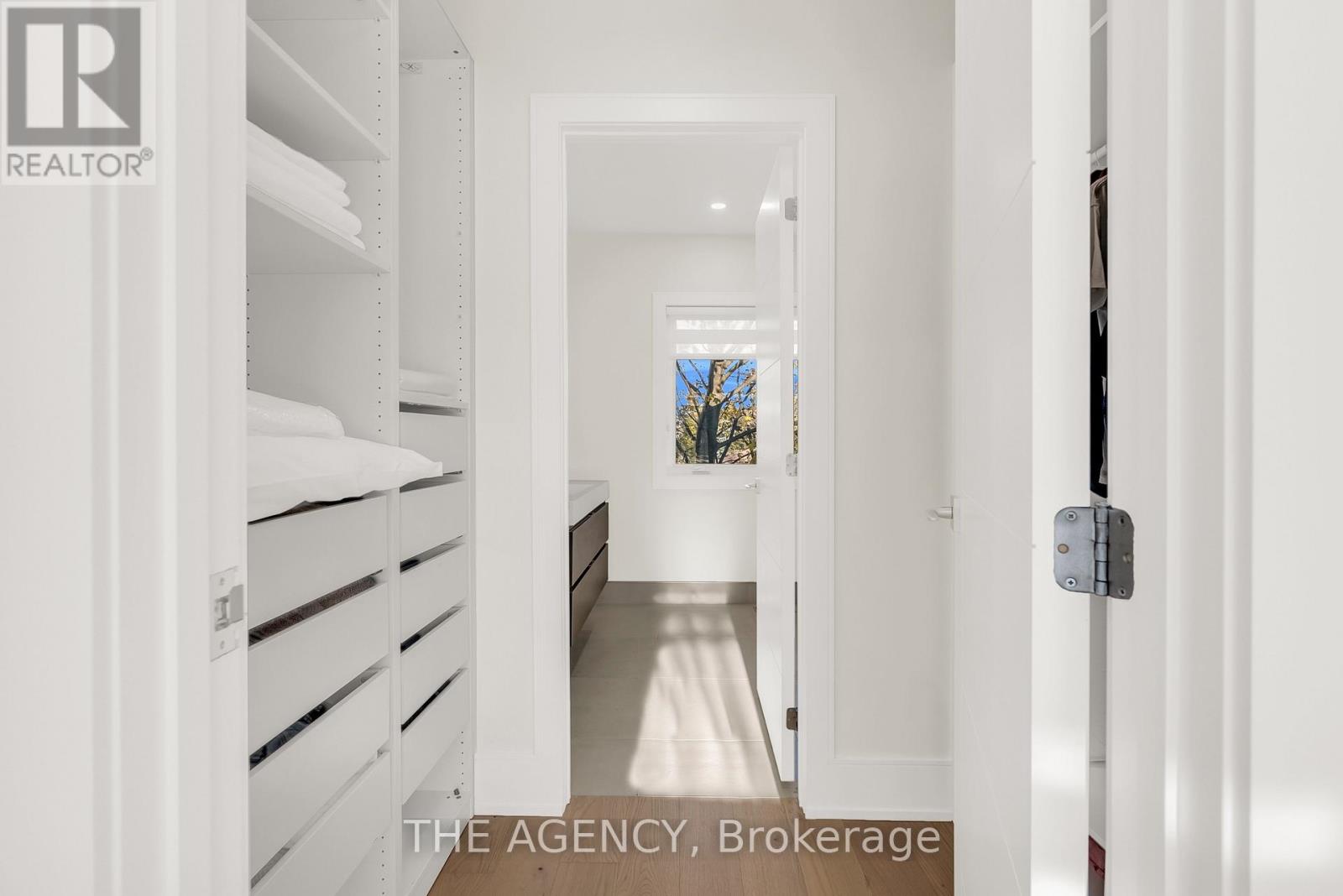 519 Third Line, Oakville, Ontario  L6L 4A8 - Photo 38 - W12584898