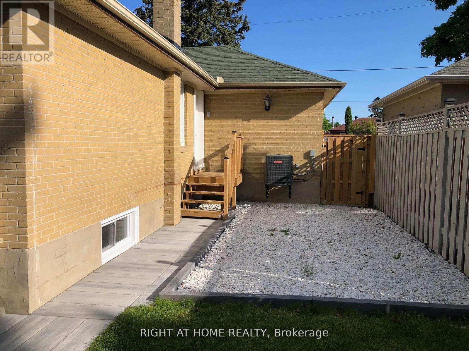 343 Boisdale Avenue, Richmond Hill, Ontario  L4C 1R4 - Photo 38 - N12596508