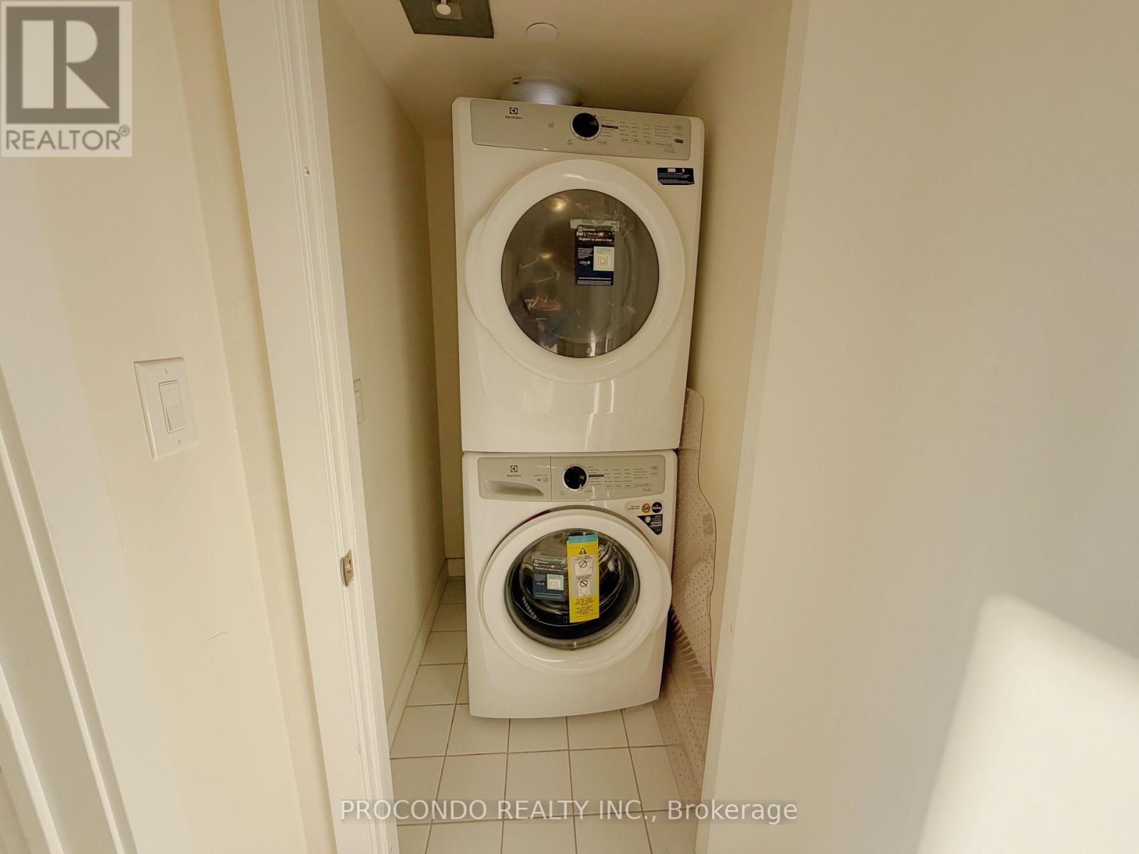 Th10 - 4070 Parkside Village Drive, Mississauga, Ontario  L5B 3M8 - Photo 14 - W12596524