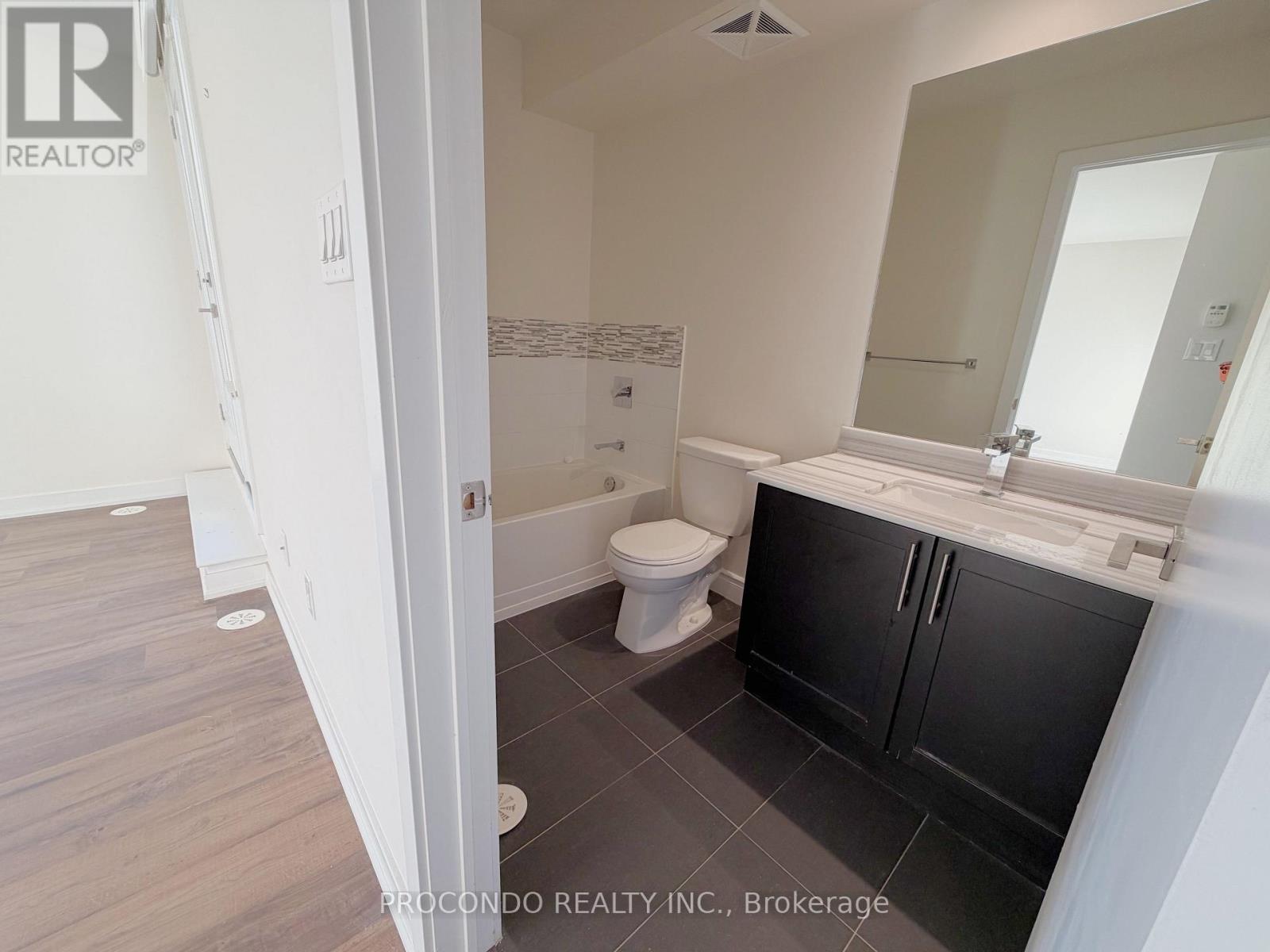 Th10 - 4070 Parkside Village Drive, Mississauga, Ontario  L5B 3M8 - Photo 18 - W12596524