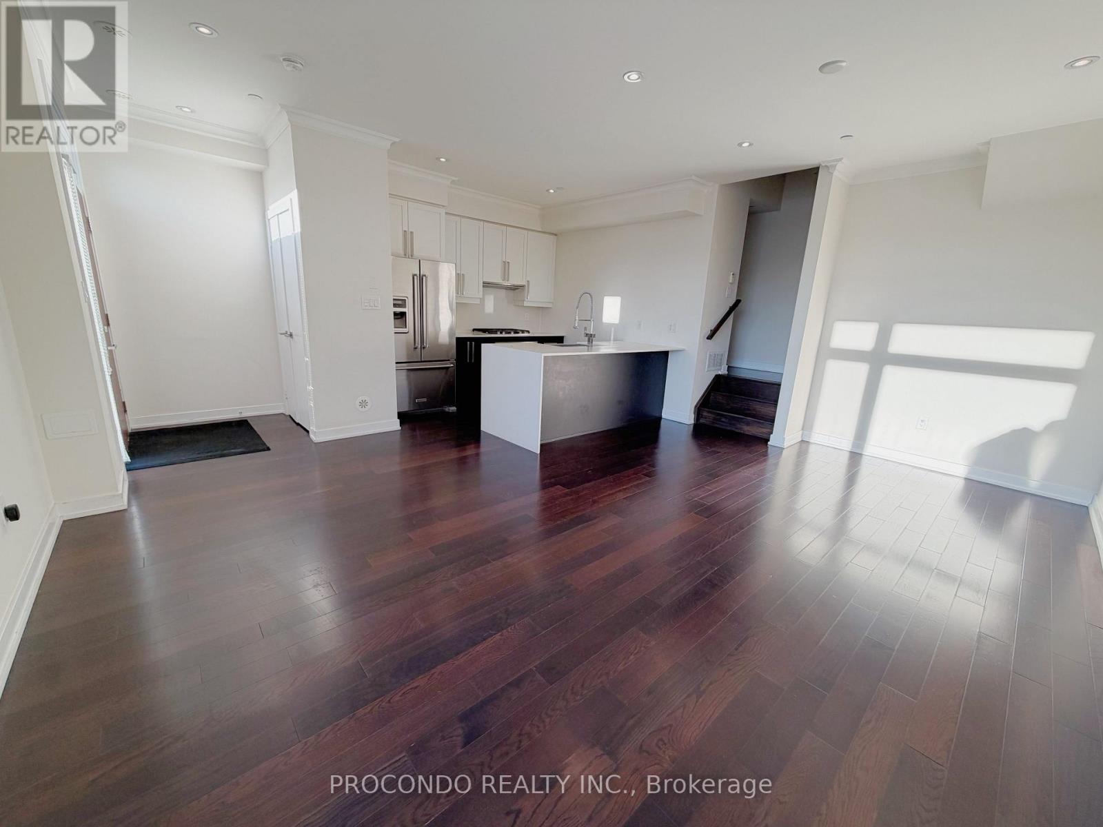 Th10 - 4070 Parkside Village Drive, Mississauga, Ontario  L5B 3M8 - Photo 2 - W12596524