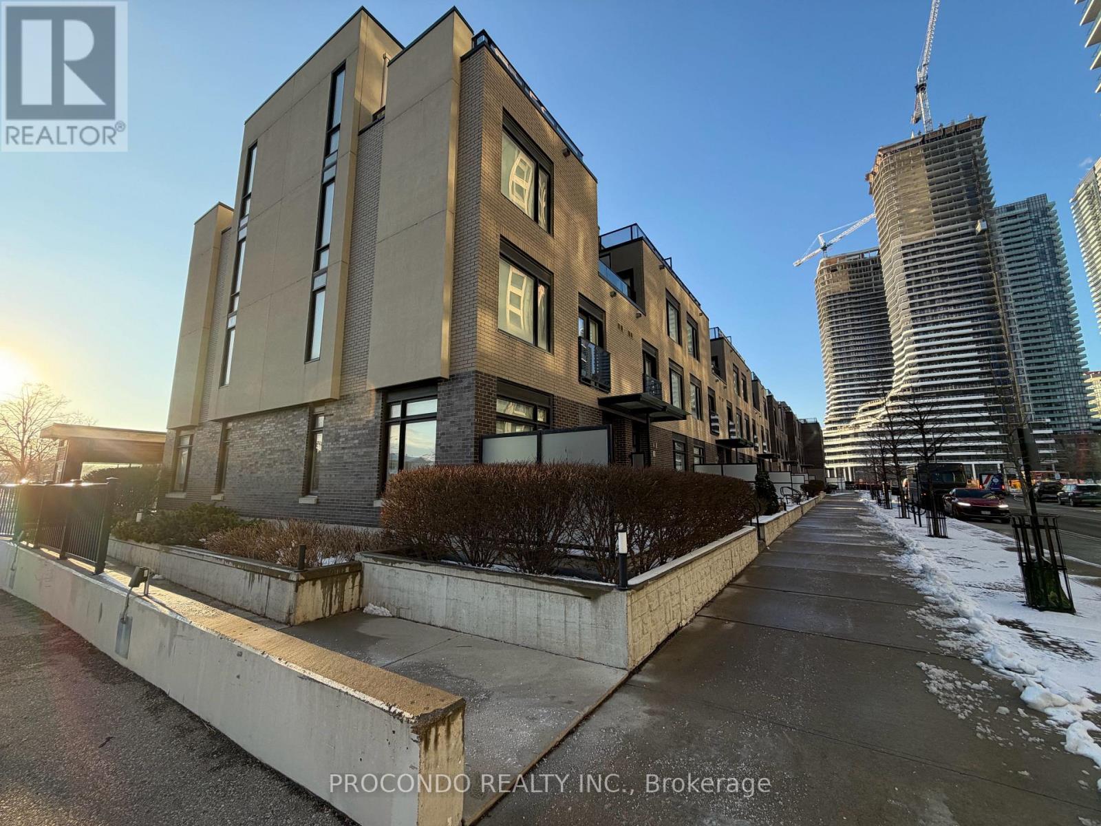 Th10 - 4070 Parkside Village Drive, Mississauga, Ontario  L5B 3M8 - Photo 26 - W12596524