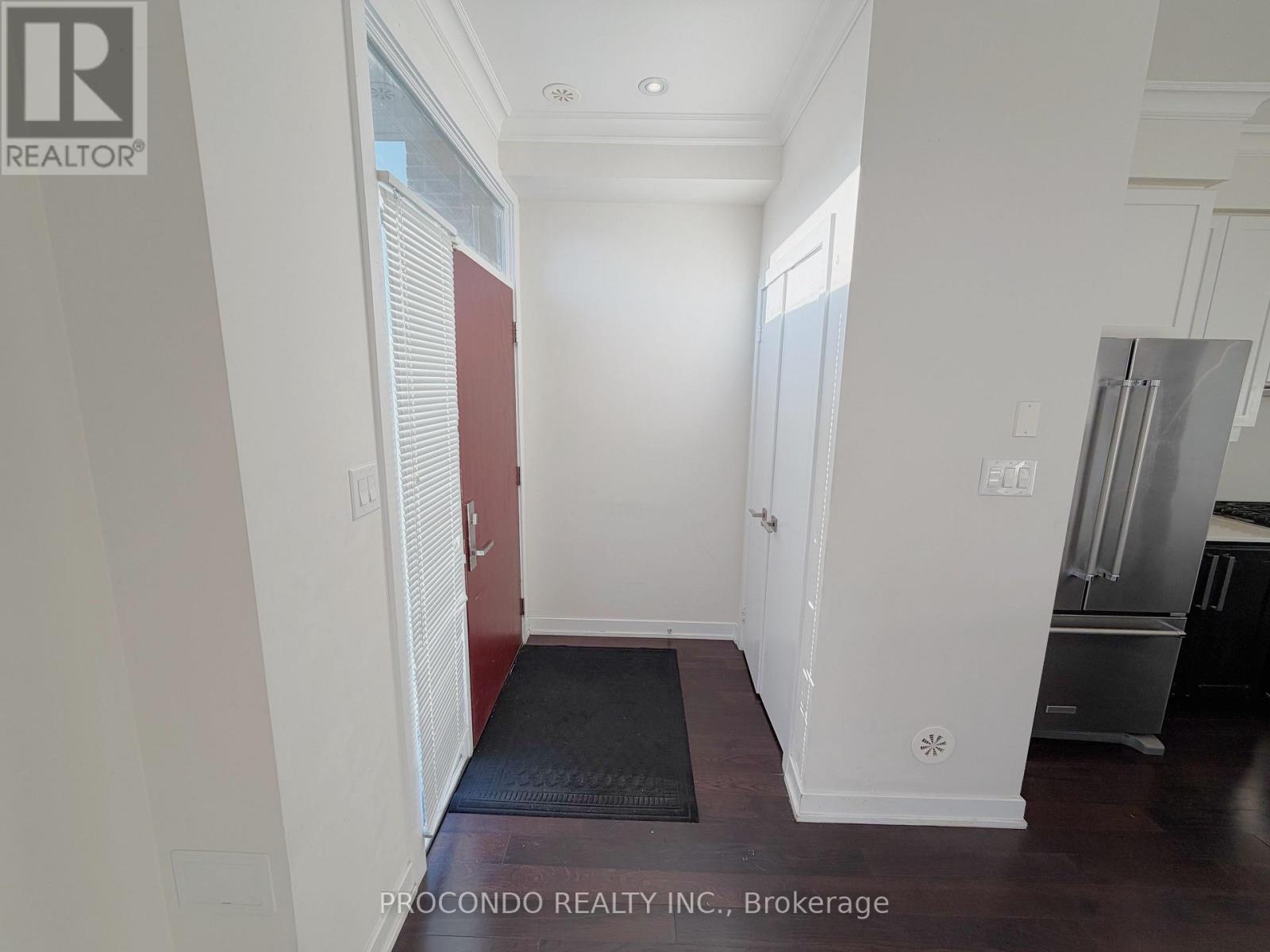 Th10 - 4070 Parkside Village Drive, Mississauga, Ontario  L5B 3M8 - Photo 7 - W12596524