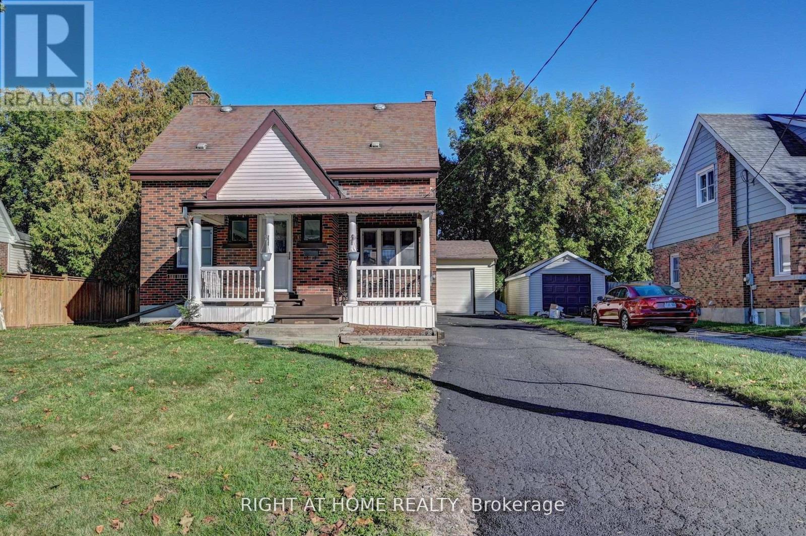 10 Monroe Street, Cambridge, Ontario  N1R 2C5 - Photo 3 - X12596518