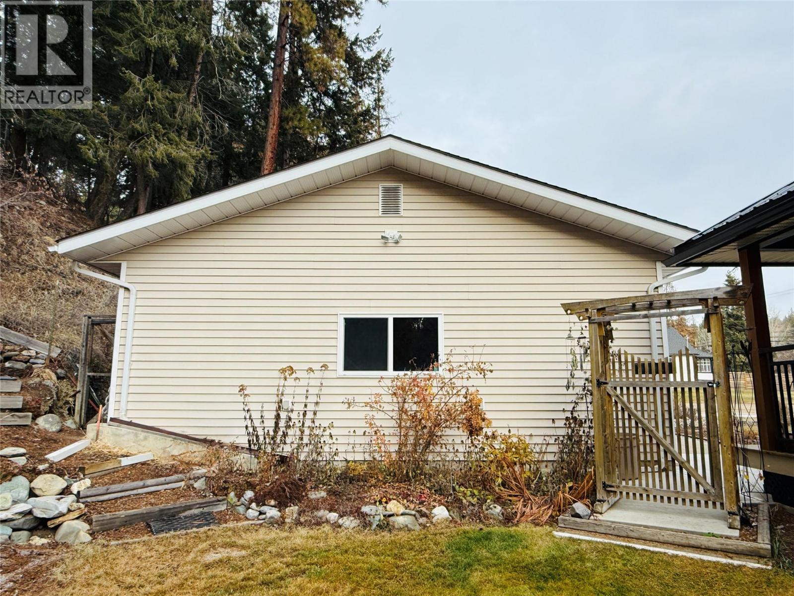 311 302nd Avenue, Kimberley, British Columbia V1A 3G5 - Photo 9 - 10364344