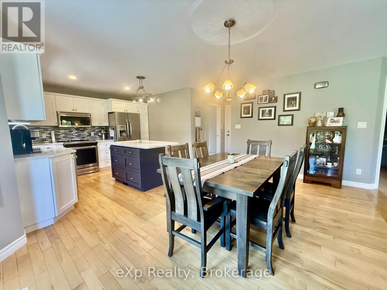 323237 Durham Road E, West Grey, Ontario  N0G 1R0 - Photo 11 - X12596596