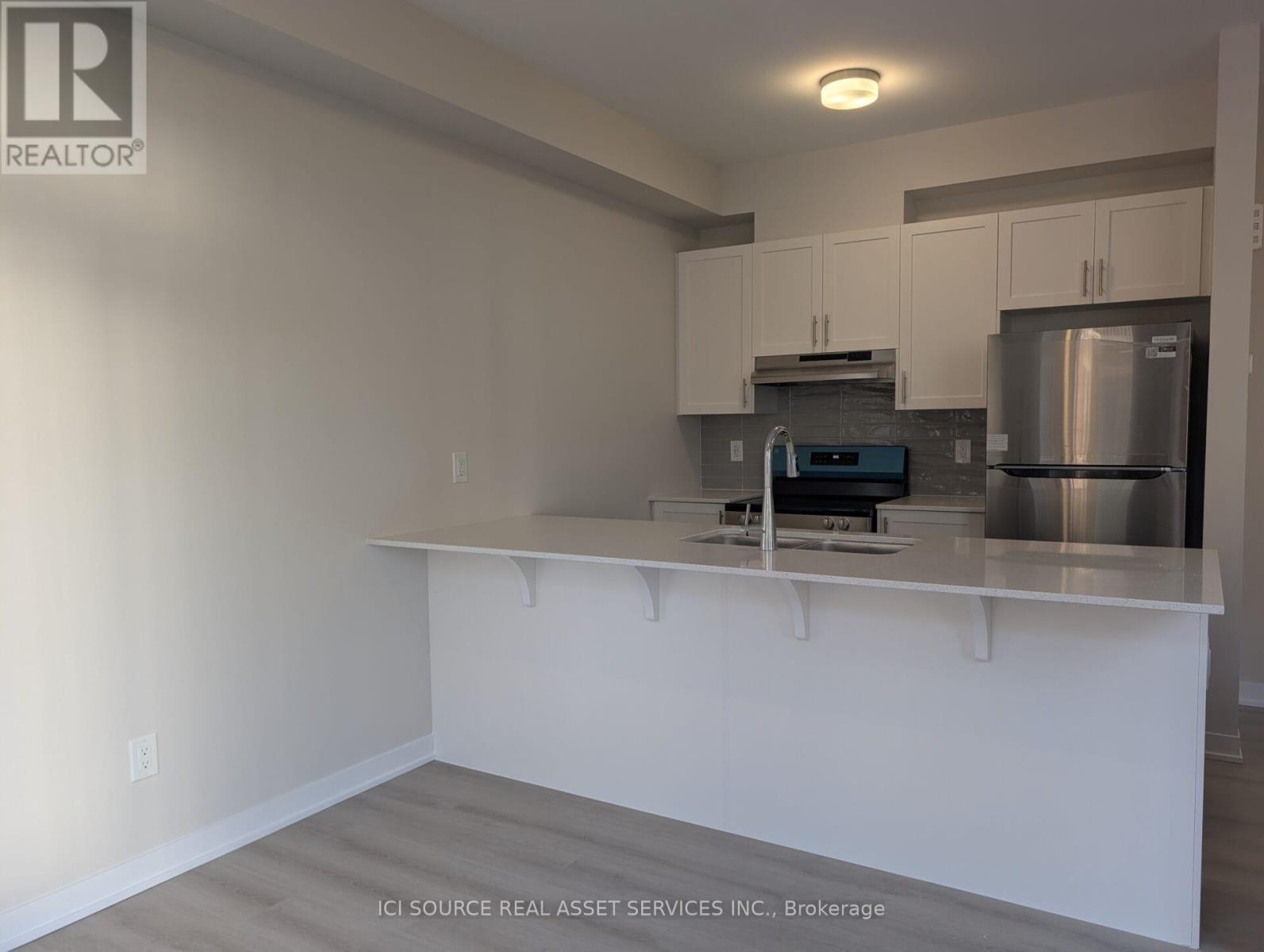 375 Les Emmerson Drive, Ottawa, Ontario  K2J 7L7 - Photo 4 - X12580902