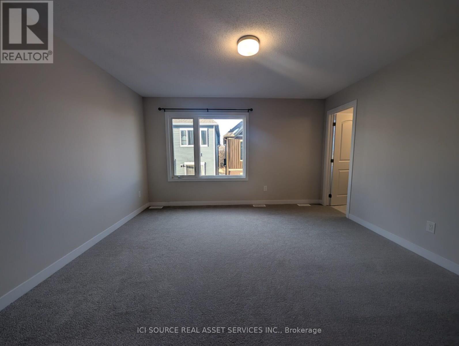 375 Les Emmerson Drive, Ottawa, Ontario  K2J 7L7 - Photo 5 - X12580902