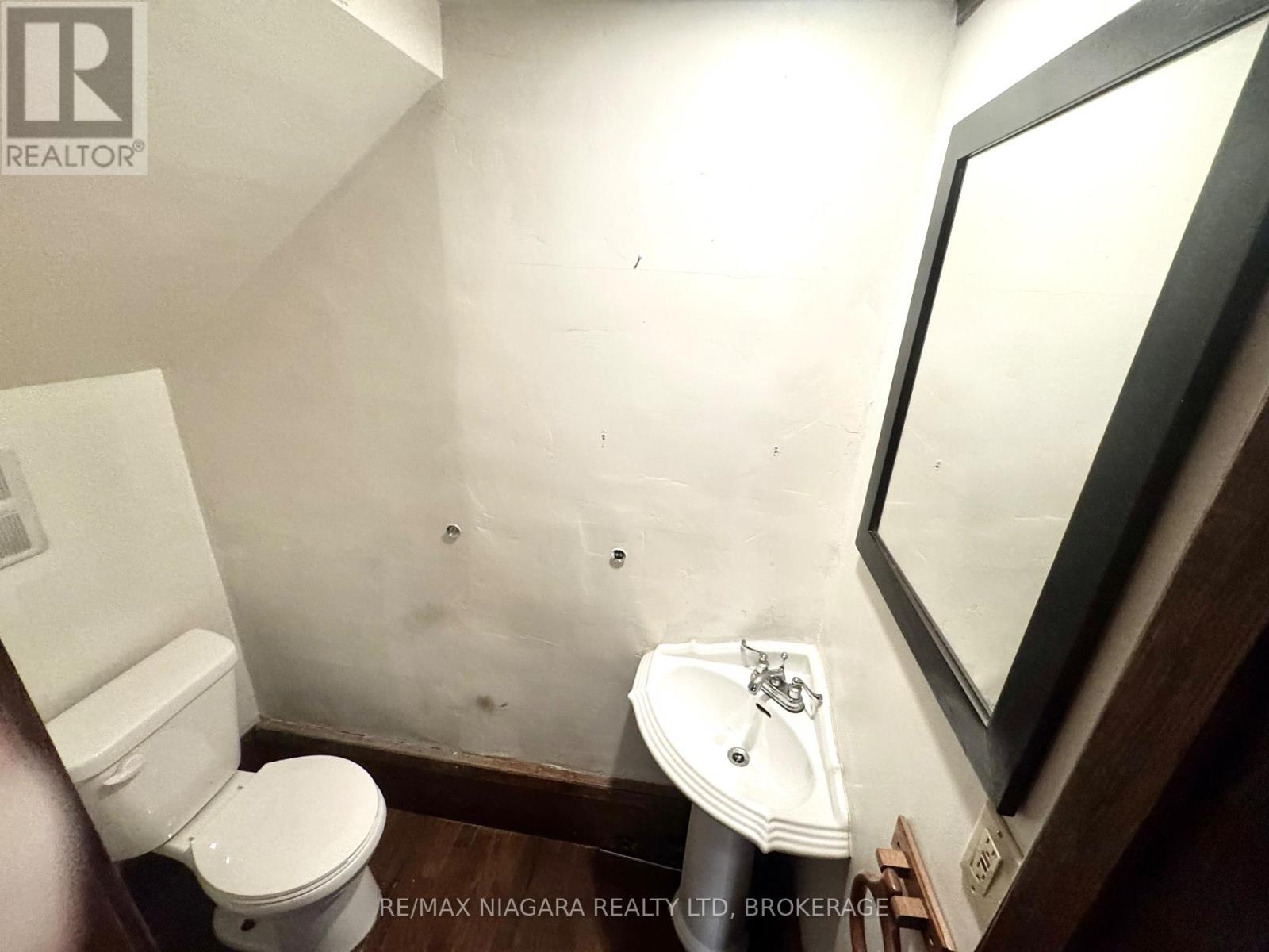 Main Floor - 101 Niagara Street, Welland, Ontario  L3C 1J4 - Photo 15 - X12596560