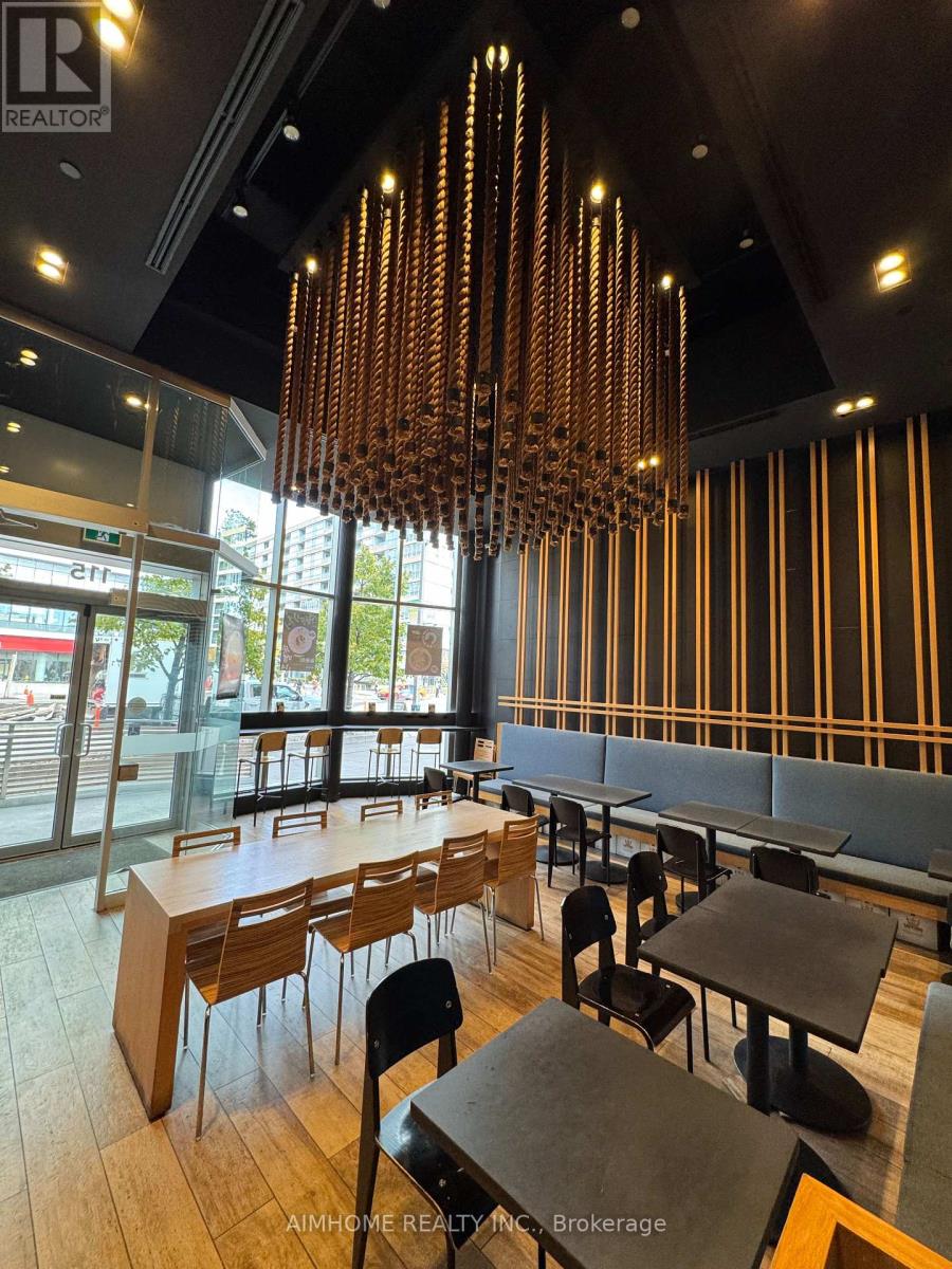 115 FORT YORK BOULEVARD, Toronto, Ontario