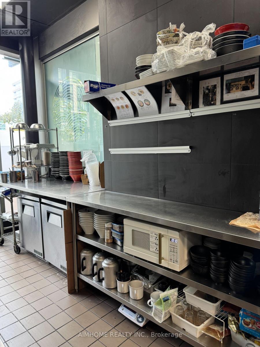 115 Fort York Boulevard, Toronto, Ontario  M5V 0J9 - Photo 3 - C12596540