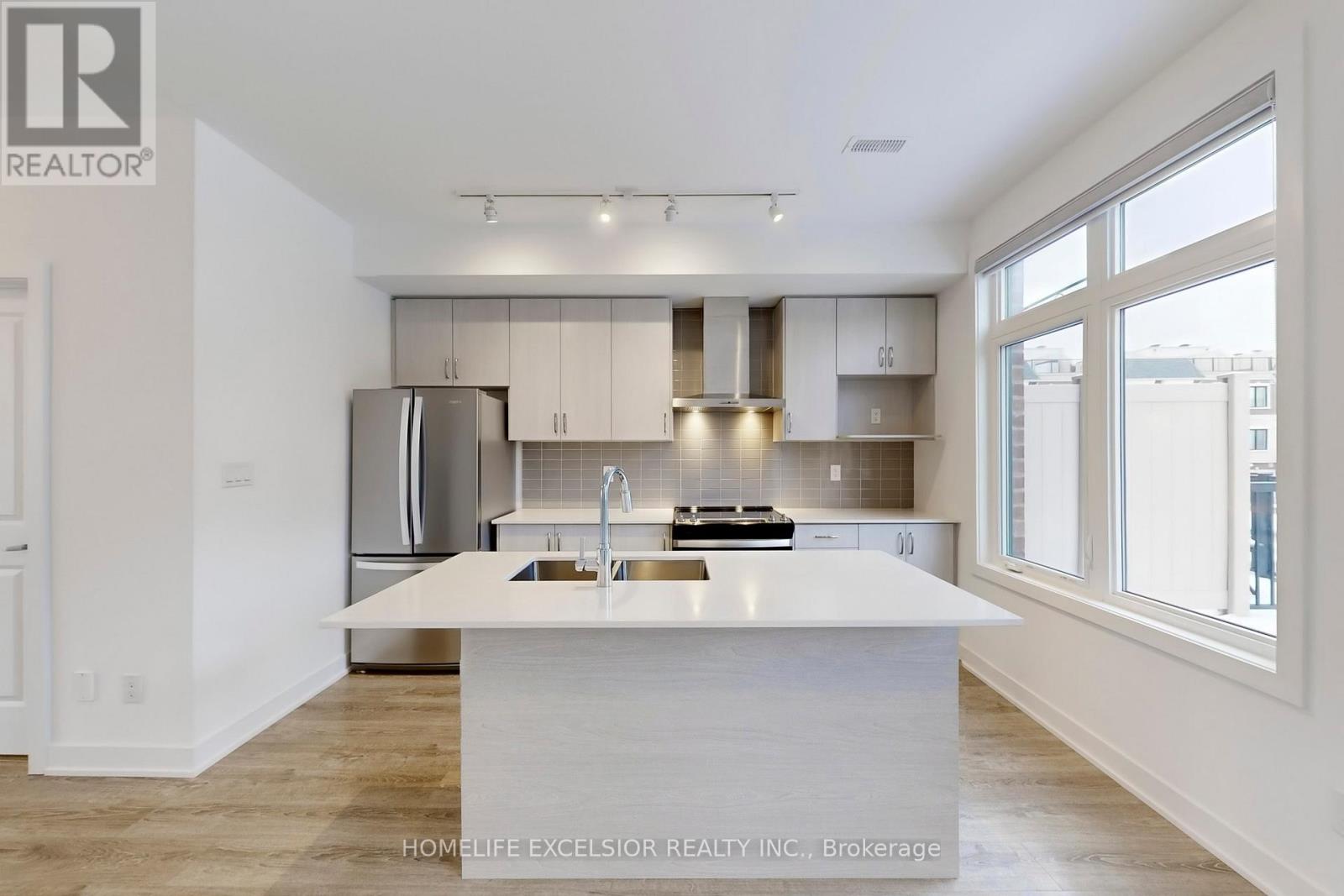 5456 Main Street, Whitchurch-Stouffville, Ontario  L4A 4W8 - Photo 9 - N12596528