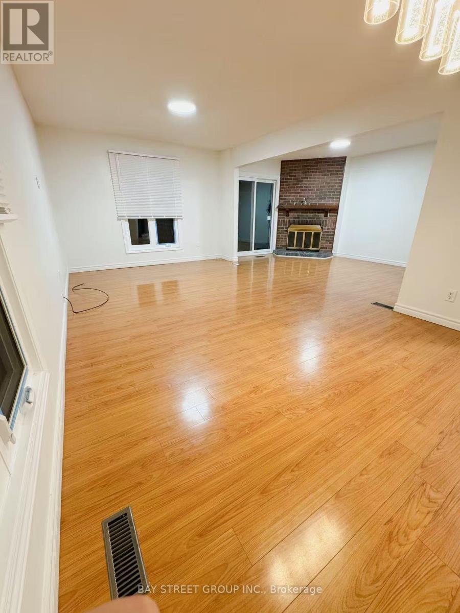 68 Hendon Road, Markham, Ontario  L3R 6Z5 - Photo 5 - N12596552