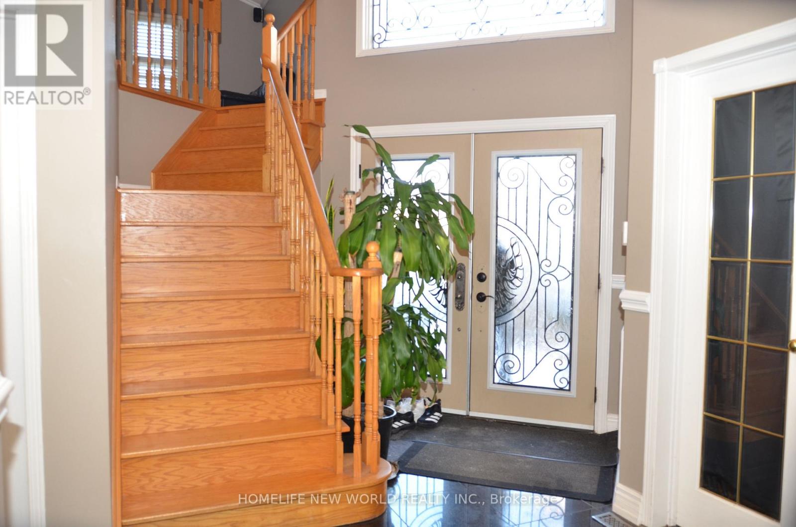 77 Nadia Avenue, Vaughan, Ontario  L4L 8N9 - Photo 4 - N12596554