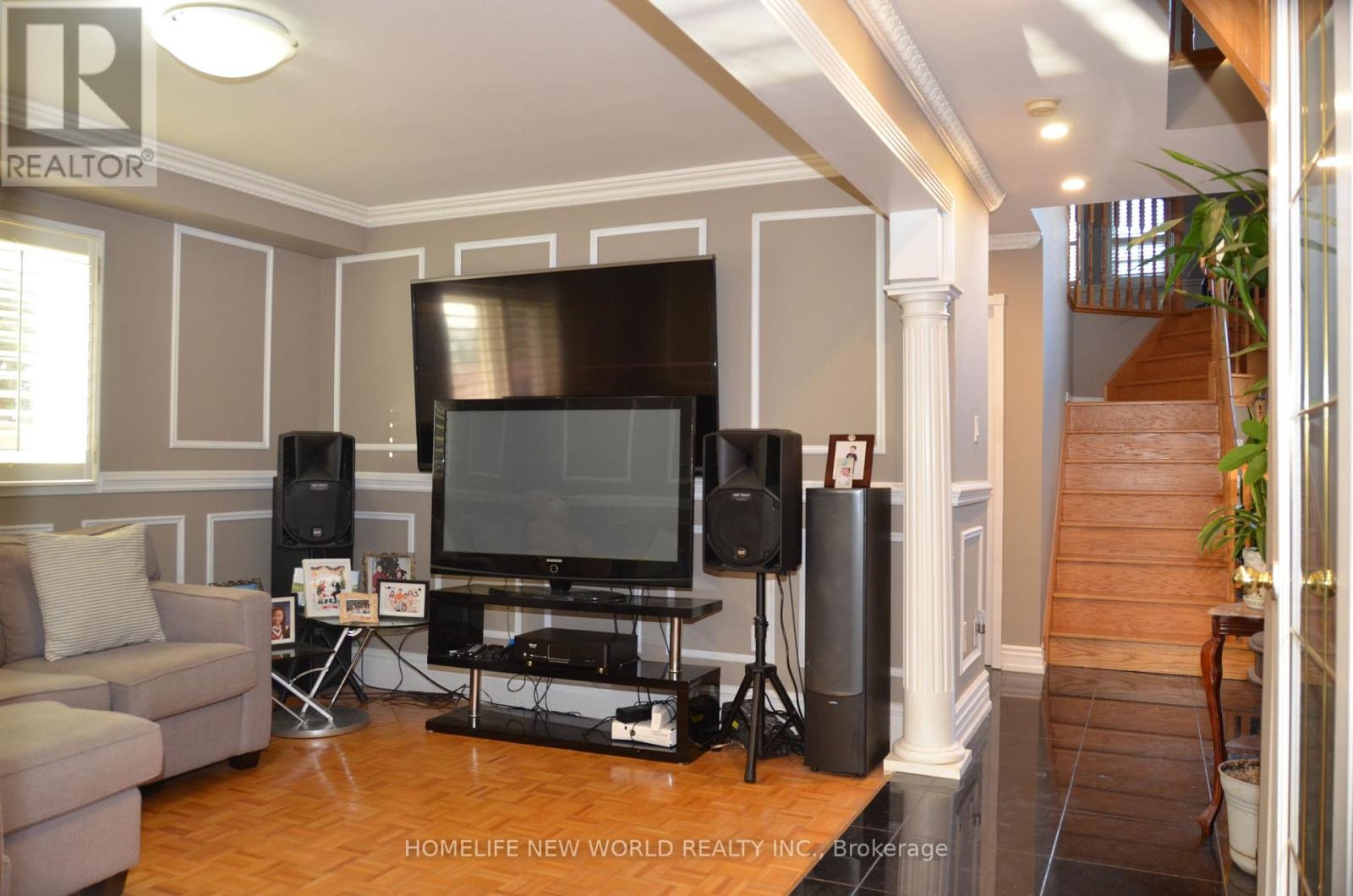 77 Nadia Avenue, Vaughan, Ontario  L4L 8N9 - Photo 7 - N12596554