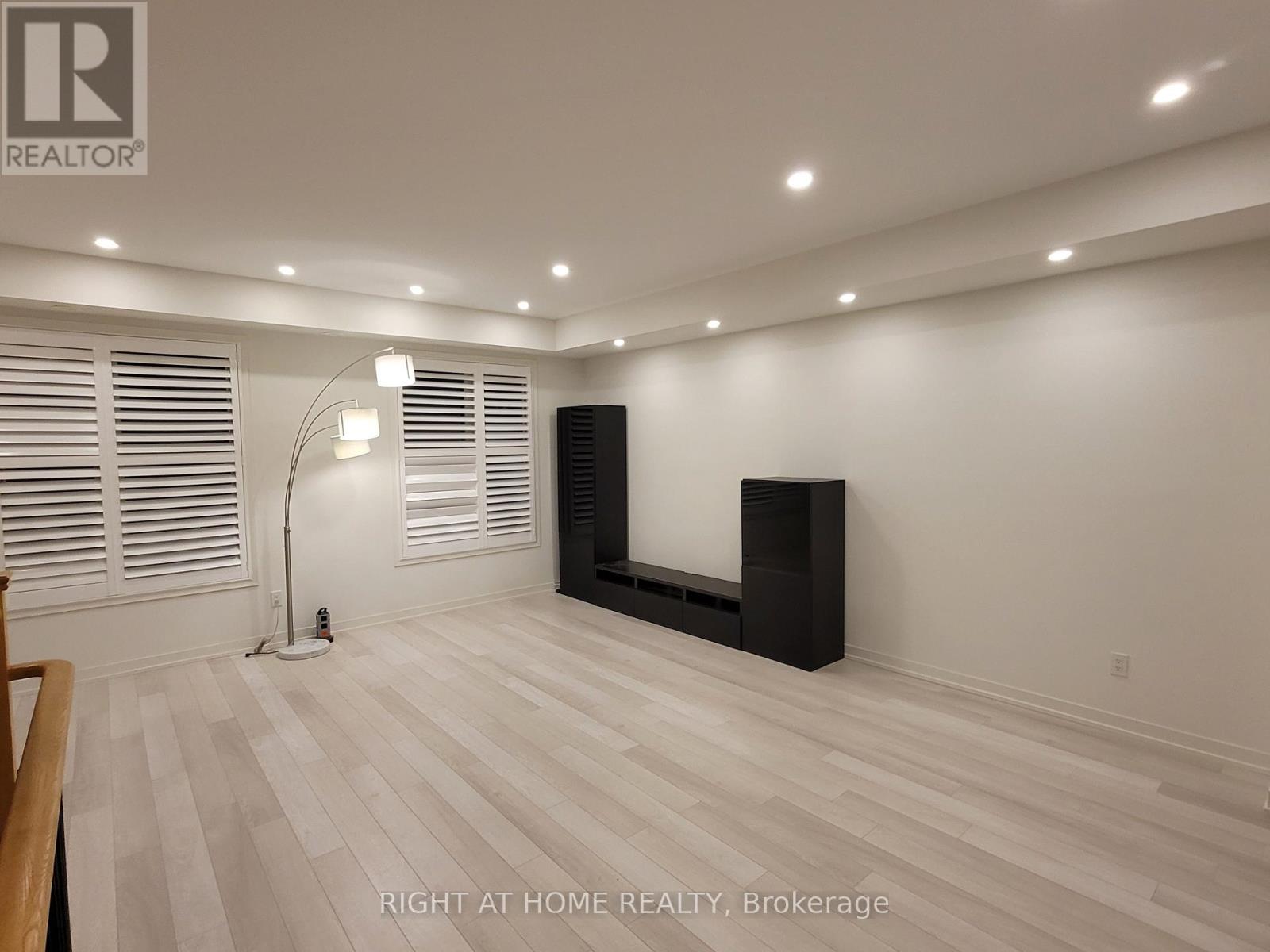 196 SALTERTON CIRCLE, Vaughan, Ontario